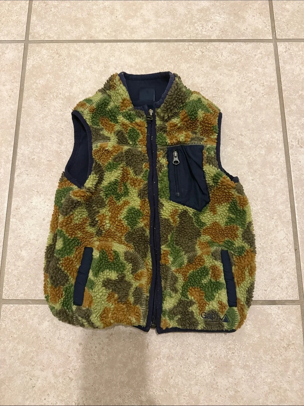 GAP Kids Camo Sherpa Fleece Vest in Green, Brown & Navy